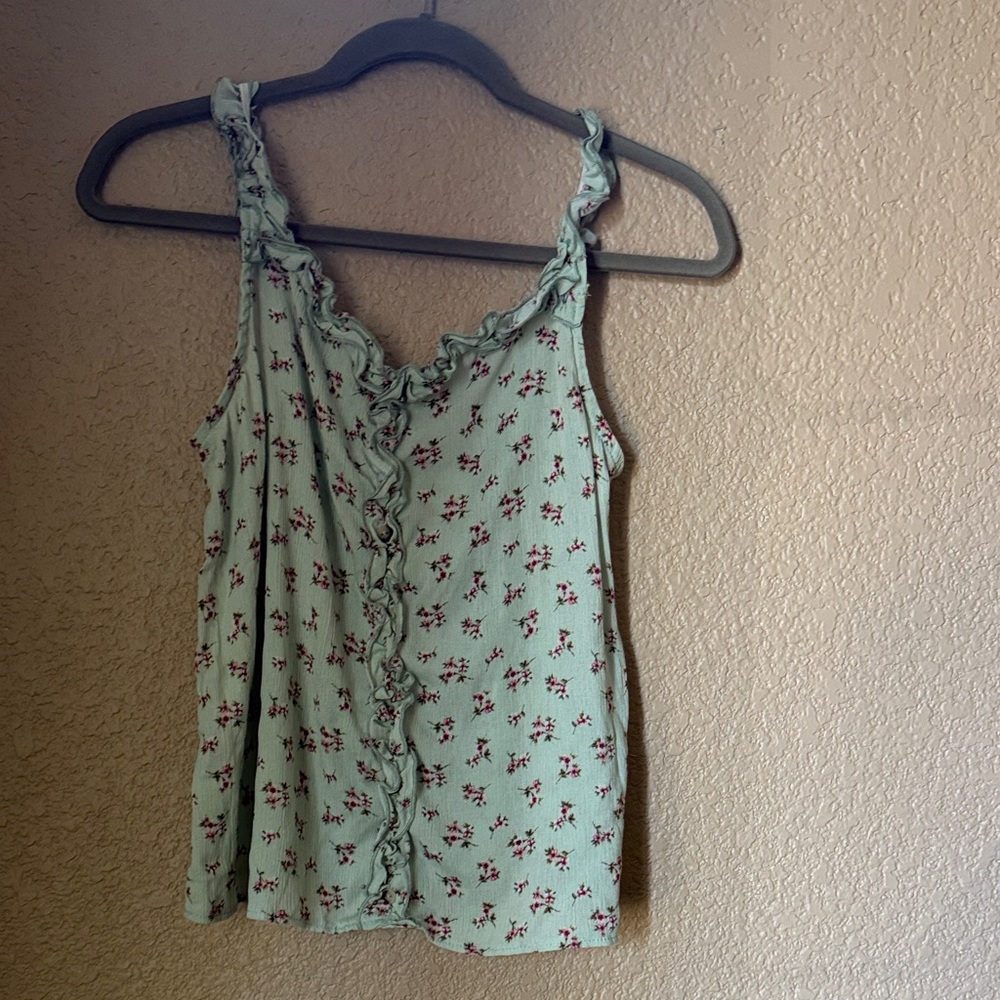 Persaya Green Ruffled Sleeveless Camisole